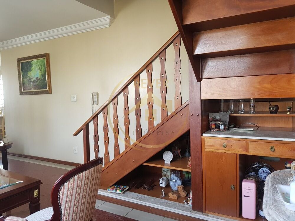 Apartamento à venda com 3 quartos, 185m² - Foto 3