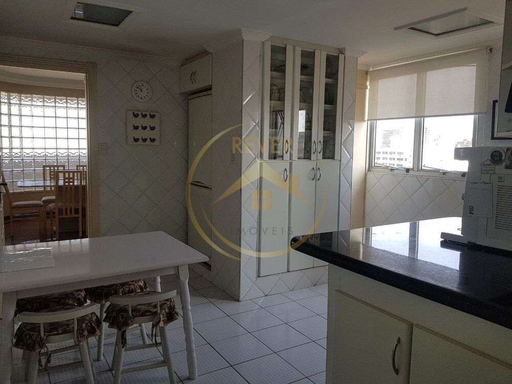 Apartamento à venda com 3 quartos, 185m² - Foto 7
