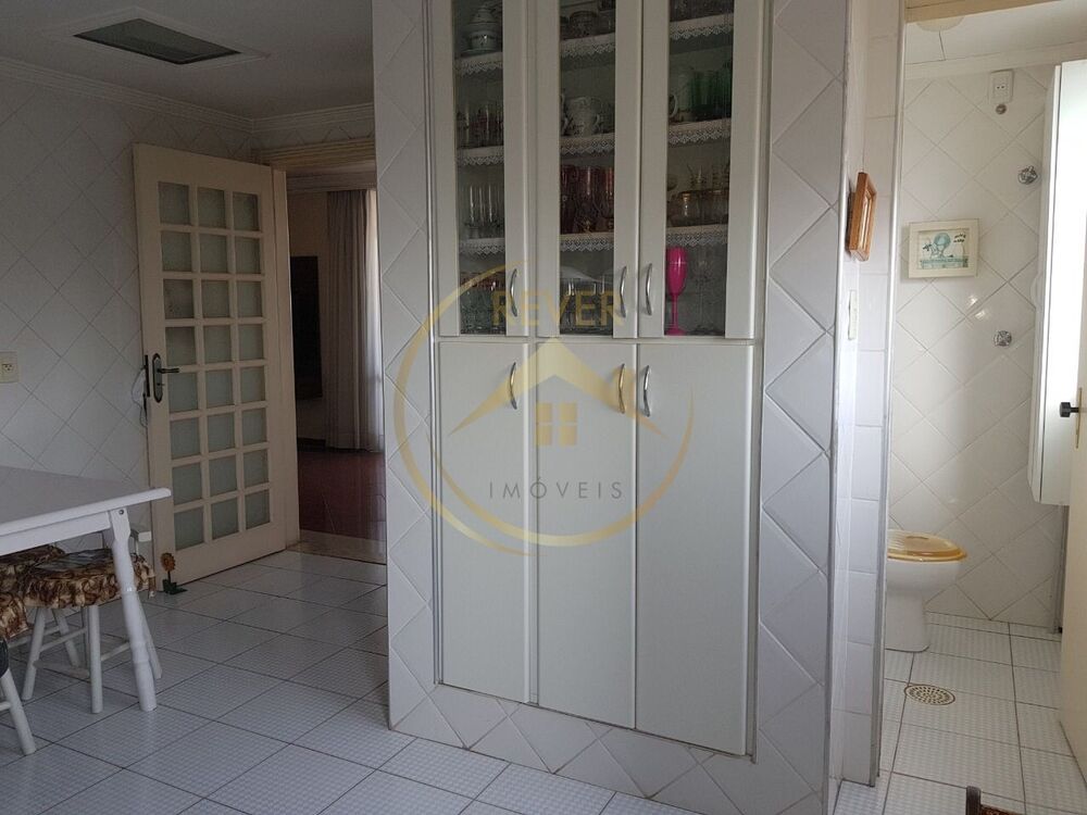 Apartamento à venda com 3 quartos, 185m² - Foto 6