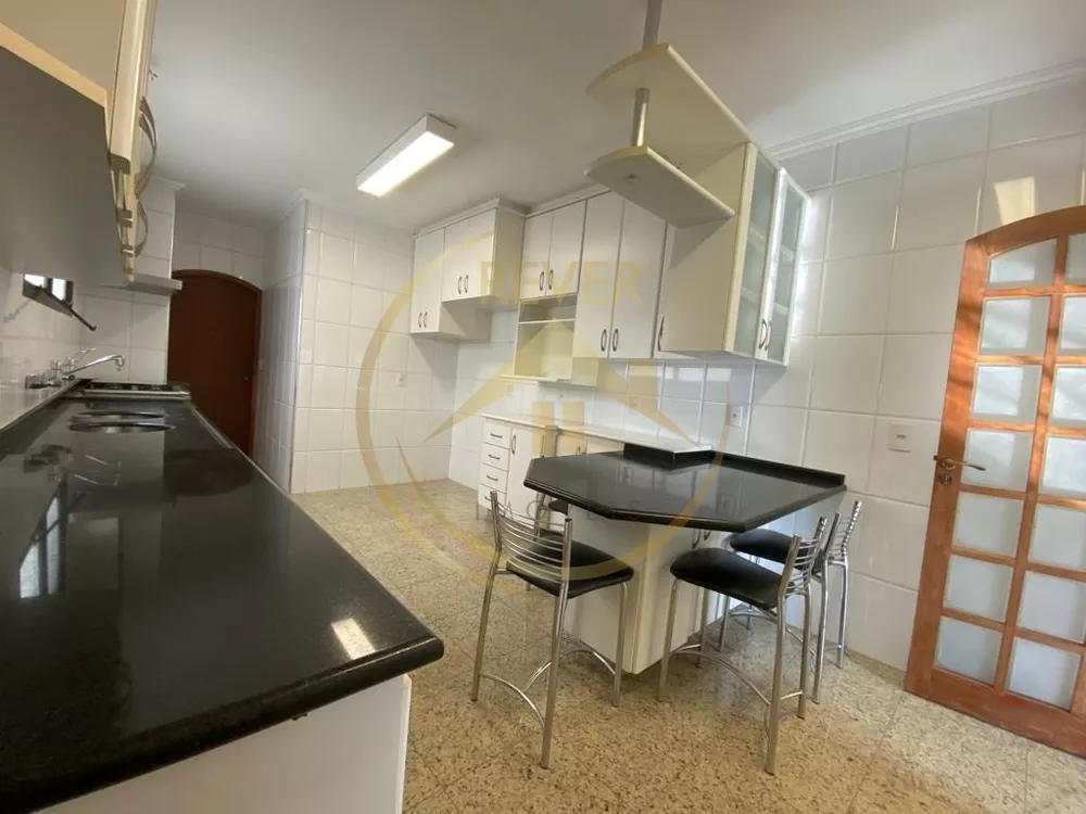 Apartamento à venda com 3 quartos, 202m² - Foto 4