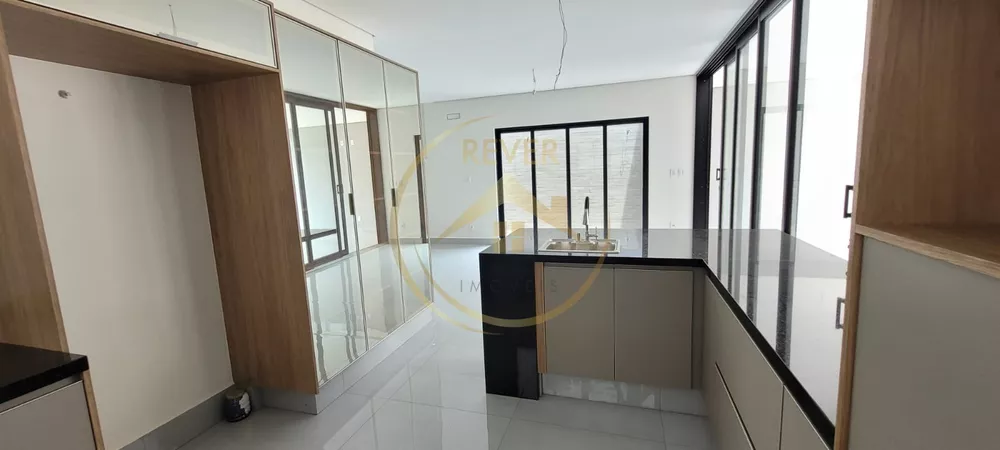 Casa à venda com 4 quartos, 305m² - Foto 5