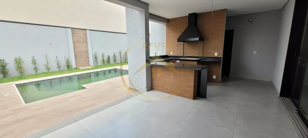 Casa à venda com 4 quartos, 305m² - Foto 2