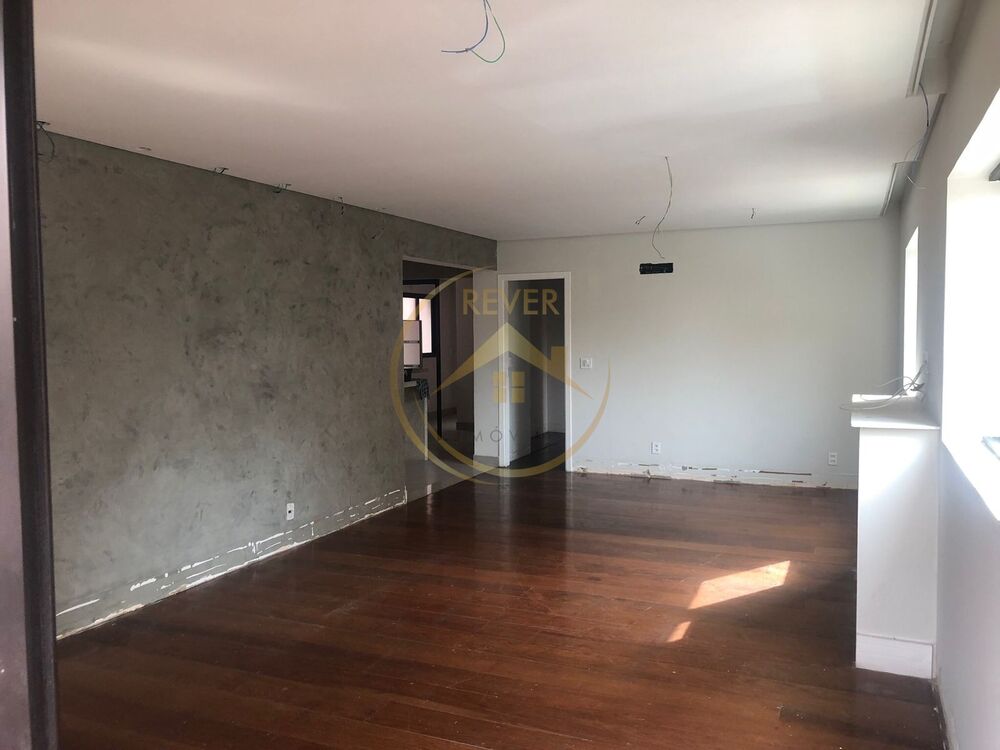 Apartamento à venda com 3 quartos, 157m² - Foto 1
