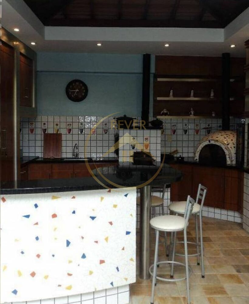 Casa à venda com 3 quartos, 334m² - Foto 7