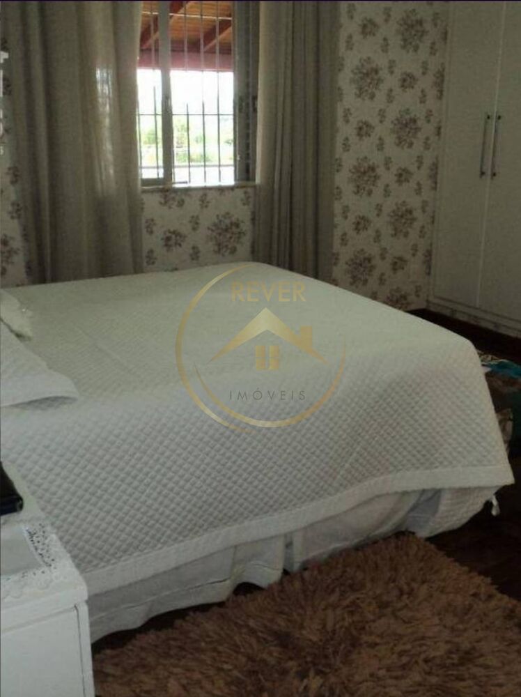 Casa à venda com 3 quartos, 334m² - Foto 9