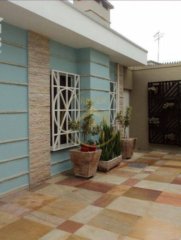 Casa à venda com 3 quartos, 334m² - Foto 1