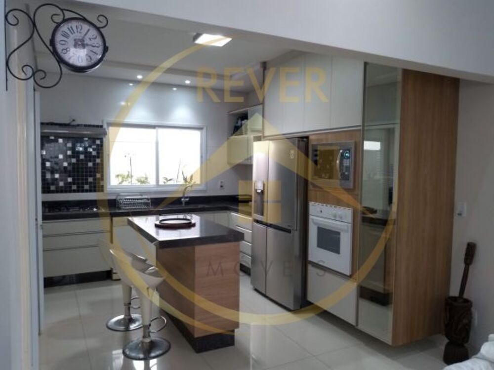 Casa à venda com 4 quartos, 310m² - Foto 3