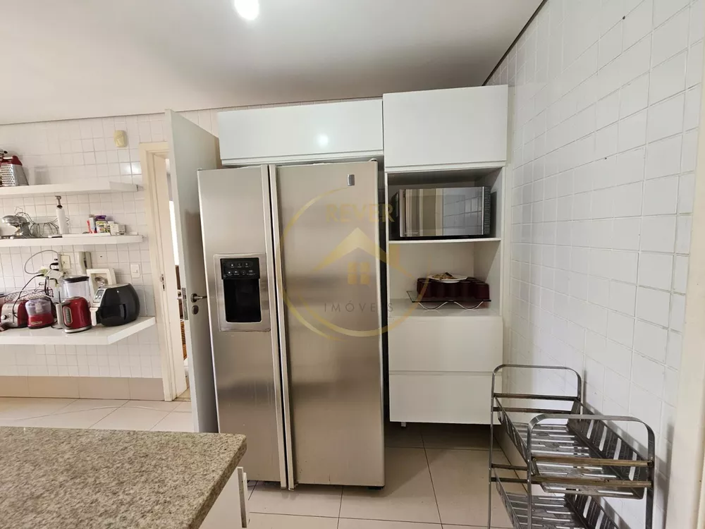 Apartamento para alugar com 3 quartos, 140m² - Foto 11