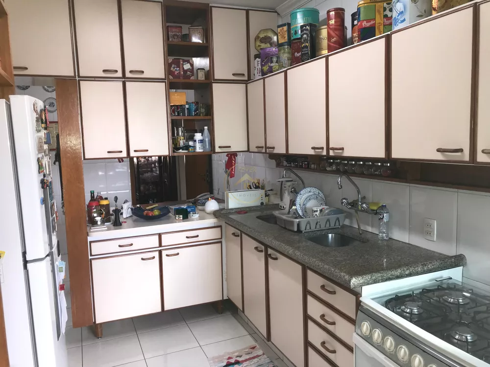 Apartamento à venda com 4 quartos, 140m² - Foto 4