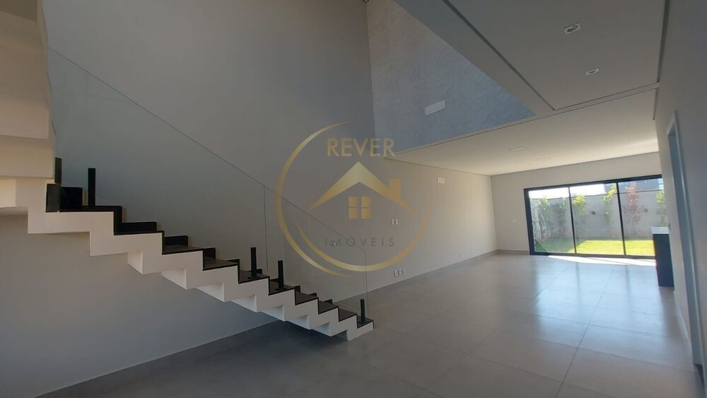Casa à venda com 3 quartos, 155m² - Foto 1