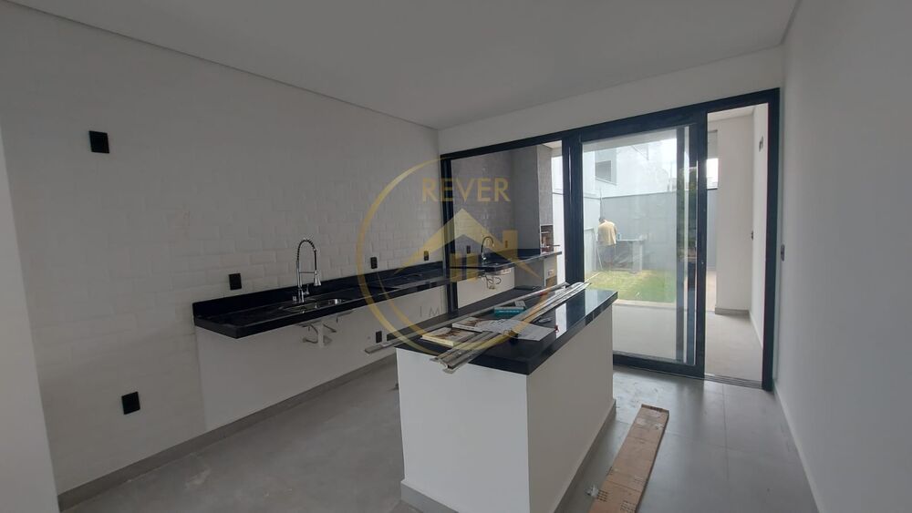 Casa à venda com 3 quartos, 140m² - Foto 2