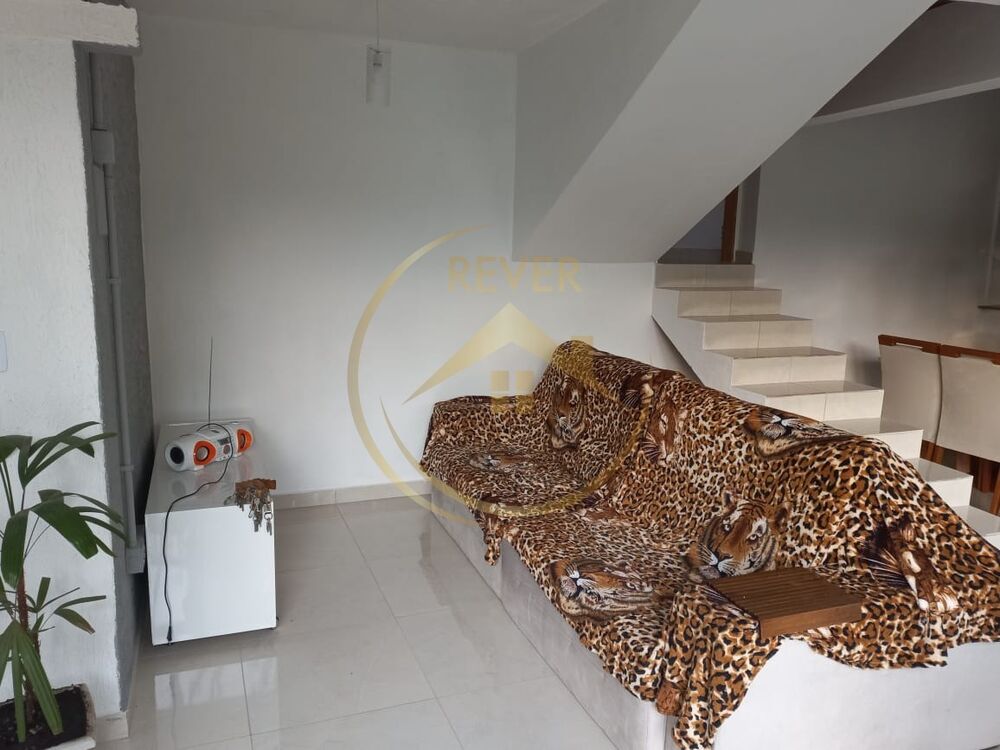 Chácara à venda com 4 quartos, 300m² - Foto 1