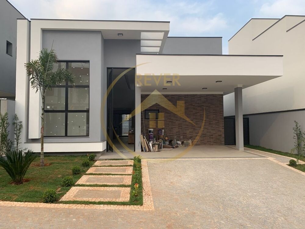 Casa à venda com 3 quartos, 208m² - Foto 1