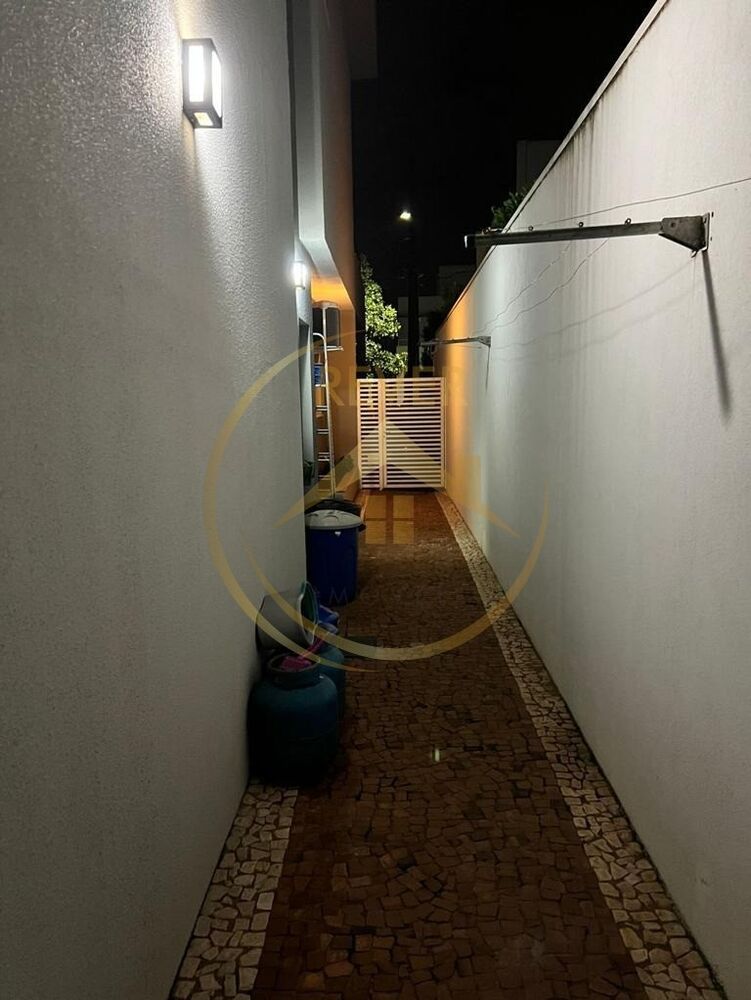 Casa, 3 quartos, 295 m² - Foto 2