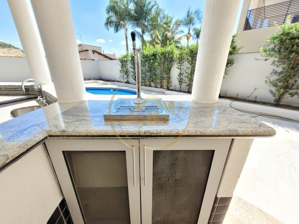 Casa para alugar com 4 quartos, 440m² - Foto 4