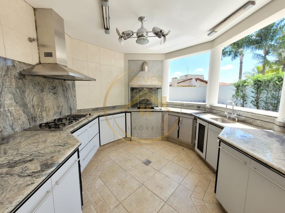Casa para alugar com 4 quartos, 440m² - Foto 2