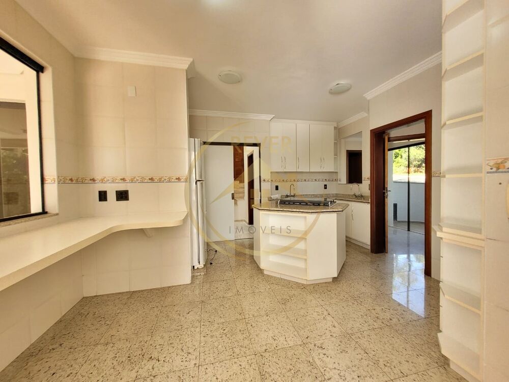 Casa para alugar com 4 quartos, 440m² - Foto 8