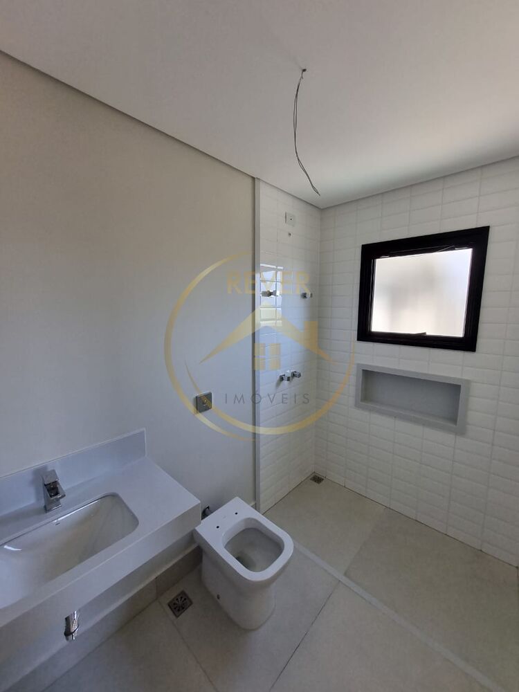 Casa à venda com 3 quartos, 216m² - Foto 4