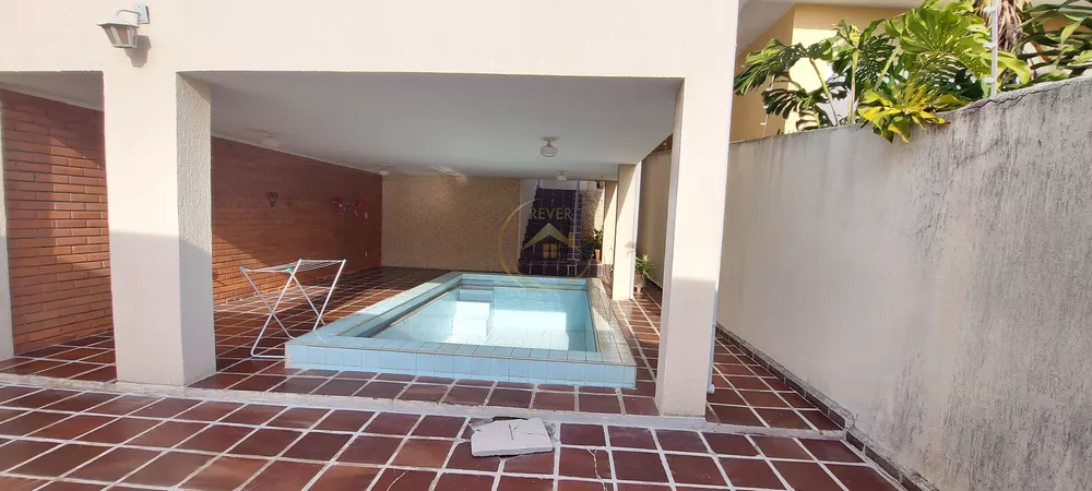 Casa à venda com 3 quartos, 277m² - Foto 28