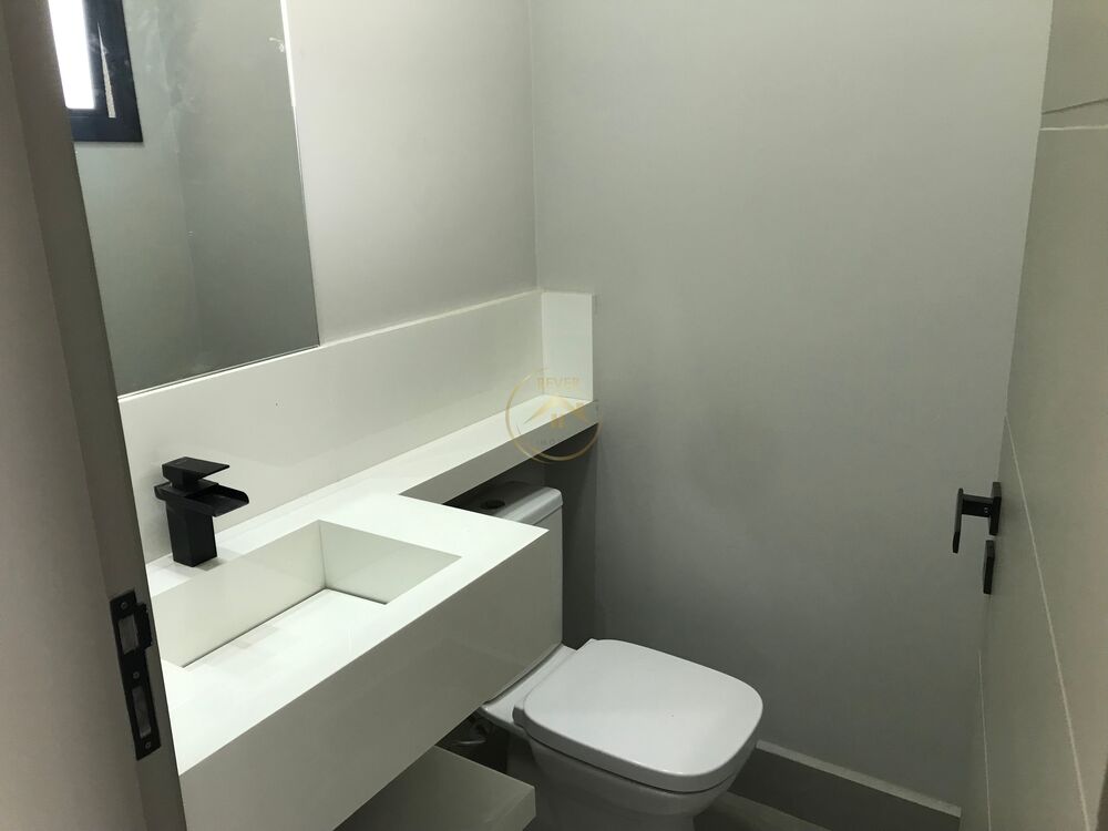 Casa à venda com 3 quartos, 190m² - Foto 1