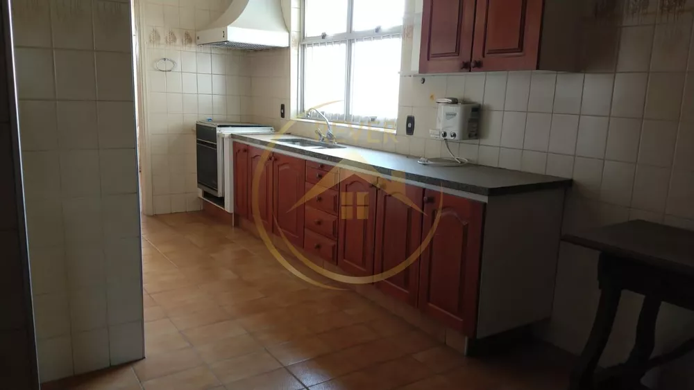 Apartamento à venda com 3 quartos, 160m² - Foto 3