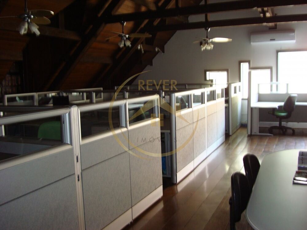 Prédio Inteiro para alugar com 3 quartos, 720m² - Foto 1
