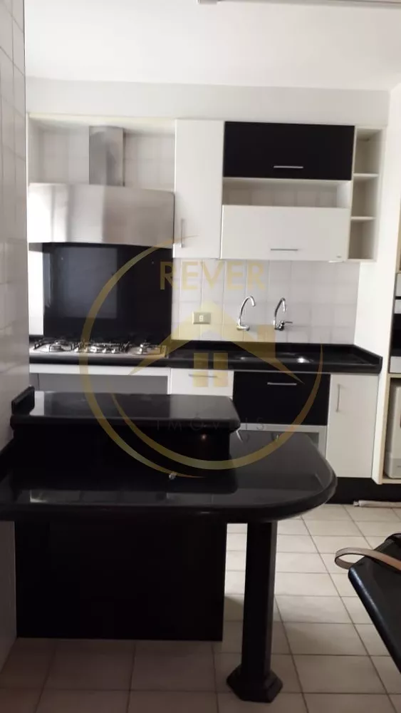 Apartamento à venda com 3 quartos, 80m² - Foto 4