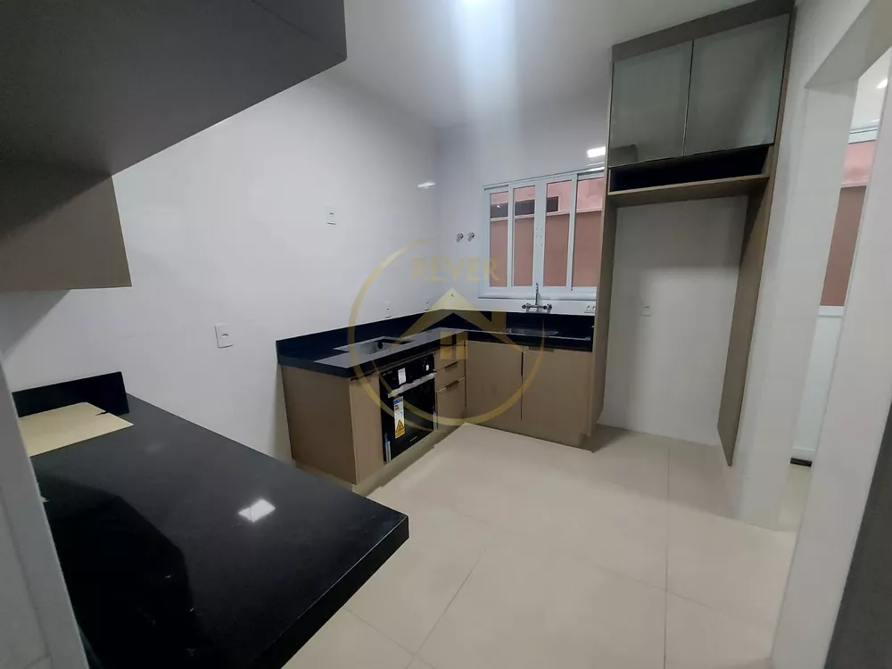 Casa à venda com 3 quartos, 176m² - Foto 4