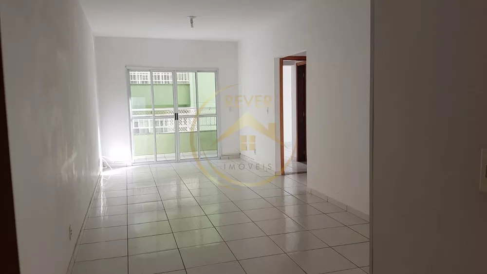 Apartamento à venda com 2 quartos, 70m² - Foto 2