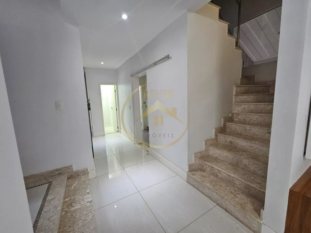 Casa à venda com 3 quartos, 250m² - Foto 4