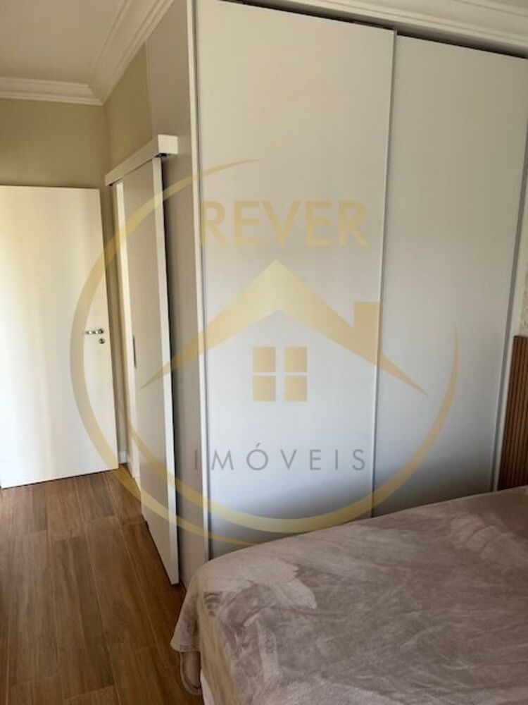 Casa à venda com 4 quartos, 210m² - Foto 3