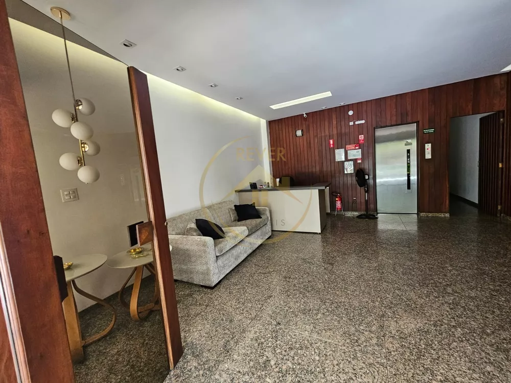 Apartamento à venda com 3 quartos, 157m² - Foto 2