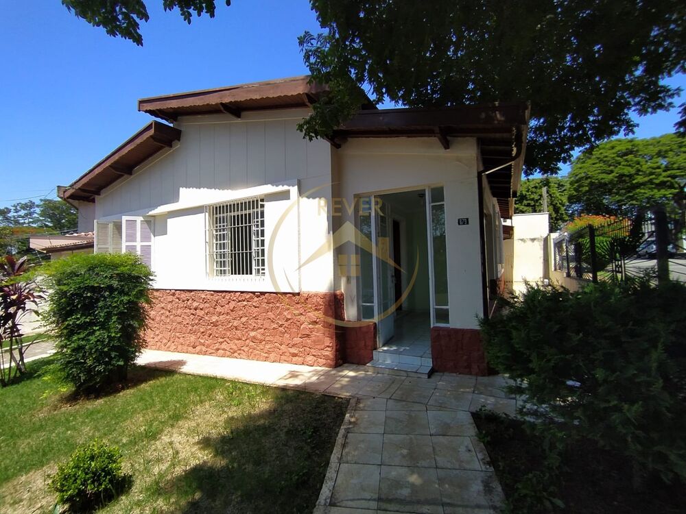 Casa à venda com 3 quartos, 120m² - Foto 1