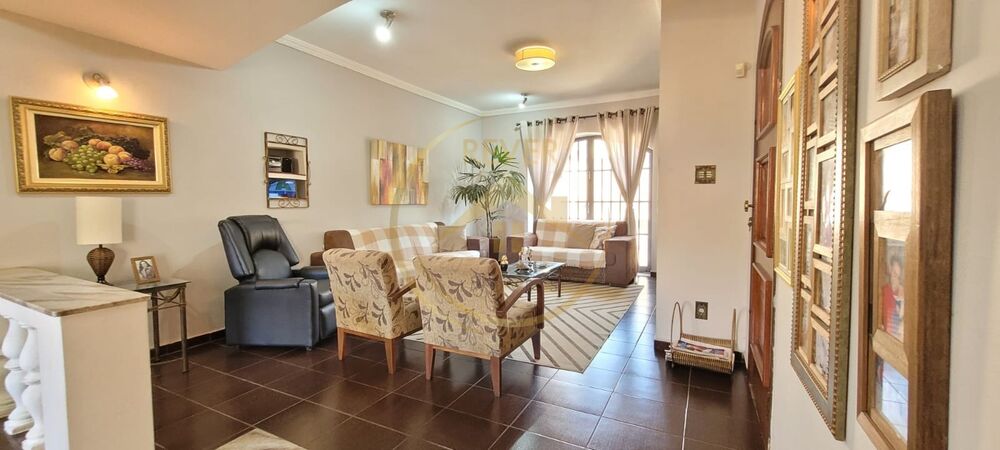 Casa, 3 quartos, 262 m² - Foto 1