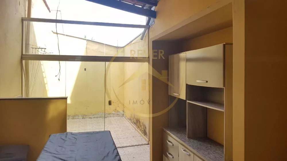 Prédio Inteiro para alugar com 3 quartos, 250m² - Foto 2