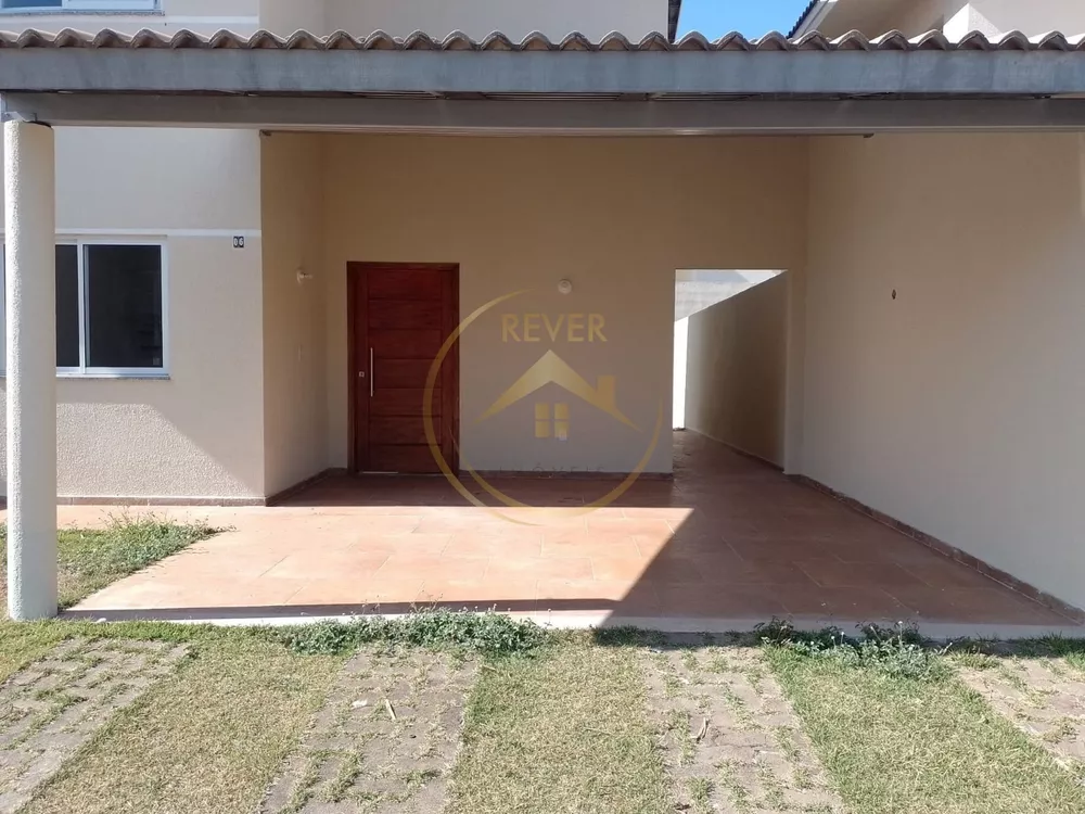 Casa à venda com 2 quartos, 115m² - Foto 2