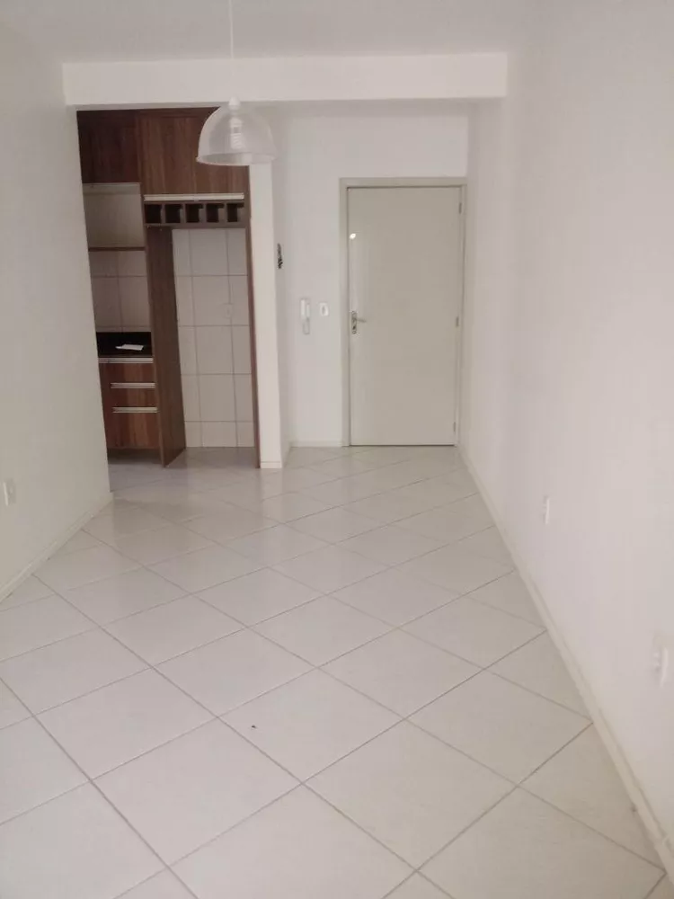 Apartamento à venda com 2 quartos, 51m² - Foto 2