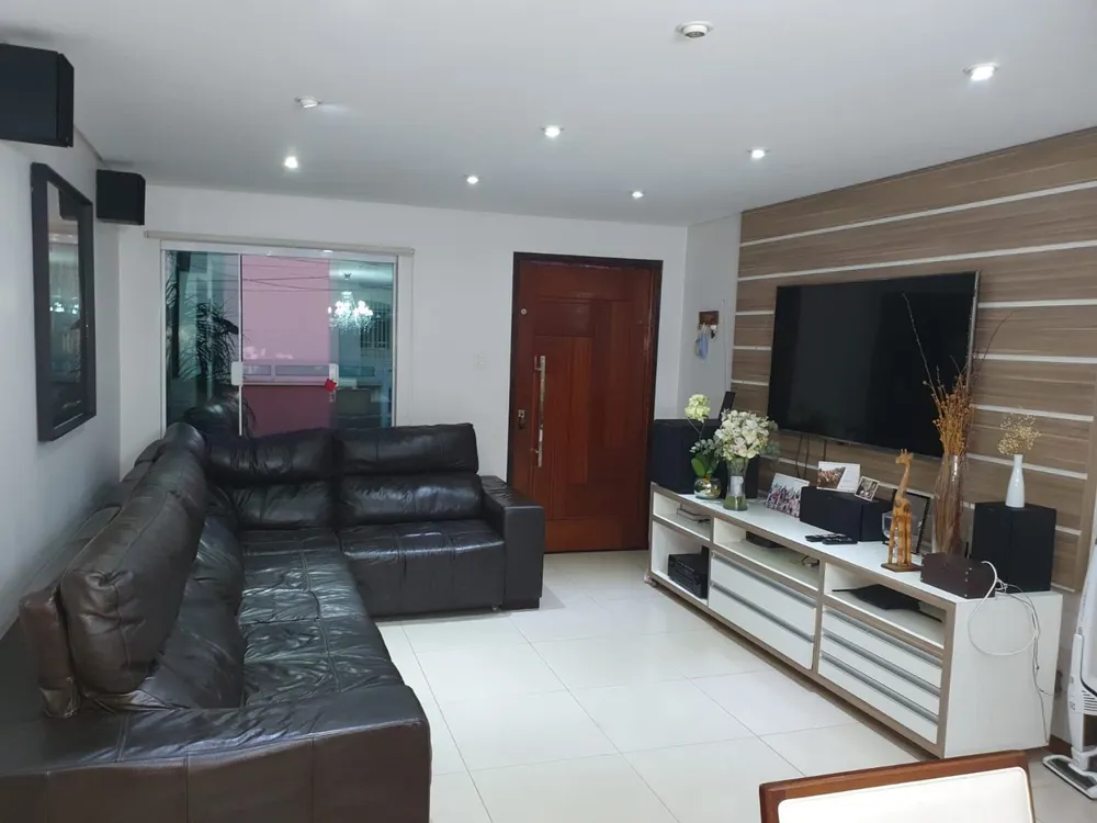 Sobrado, 3 quartos, 228 m² - Foto 1