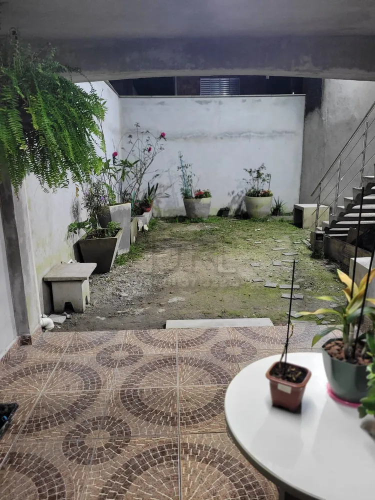 Sobrado, 3 quartos, 219 m² - Foto 1