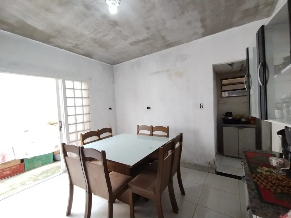 Casa, 2 quartos, 180 m² - Foto 2