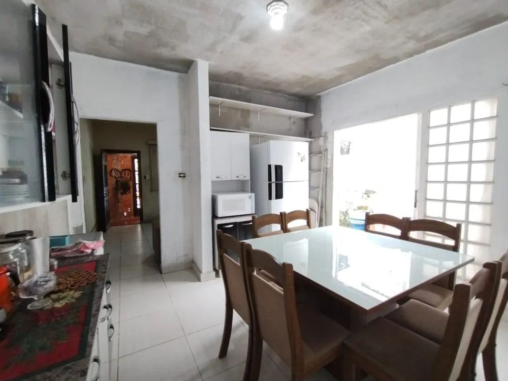 Casa, 2 quartos, 180 m² - Foto 1