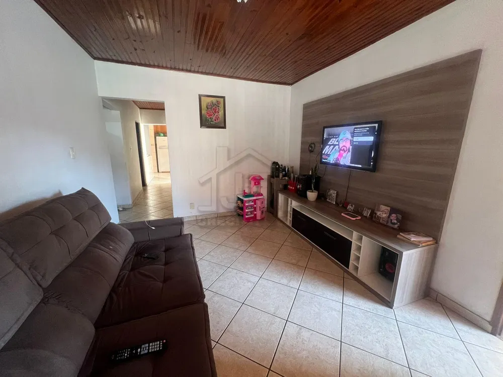 Casa, 3 quartos, 238 m² - Foto 1