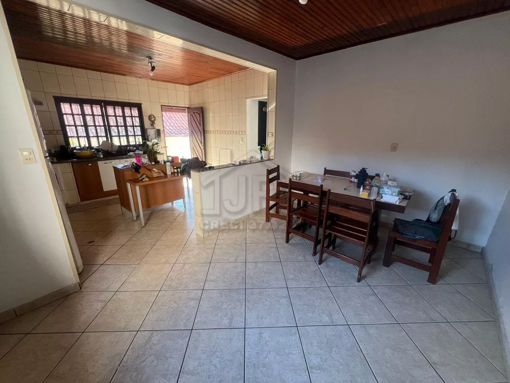 Casa, 3 quartos, 238 m² - Foto 1