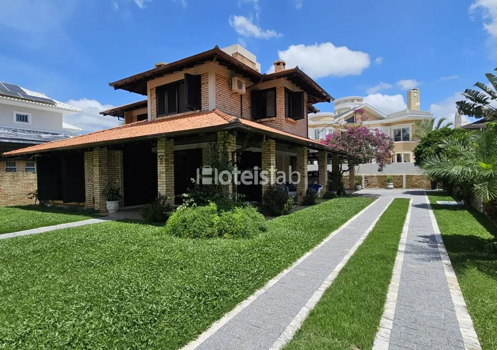 Casa, 5 quartos, 3 m² - Foto 1