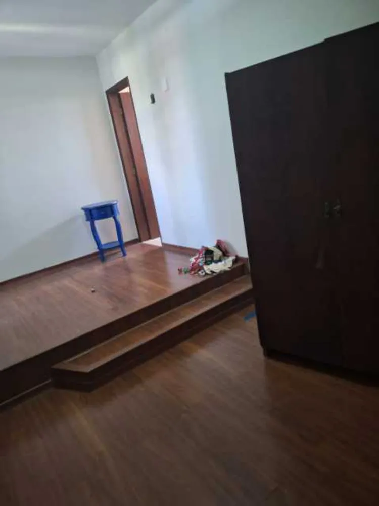 Casa, 4 quartos, 240 m² - Foto 11