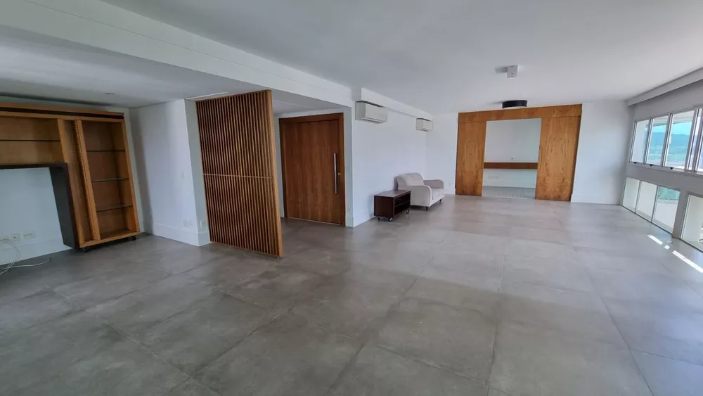 Apartamento à venda com 3 quartos, 252m² - Foto 1