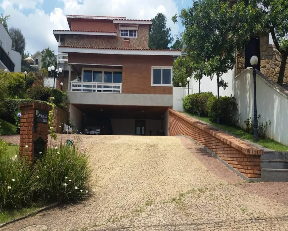 Casa à venda com 4 quartos, 578m² - Foto 1