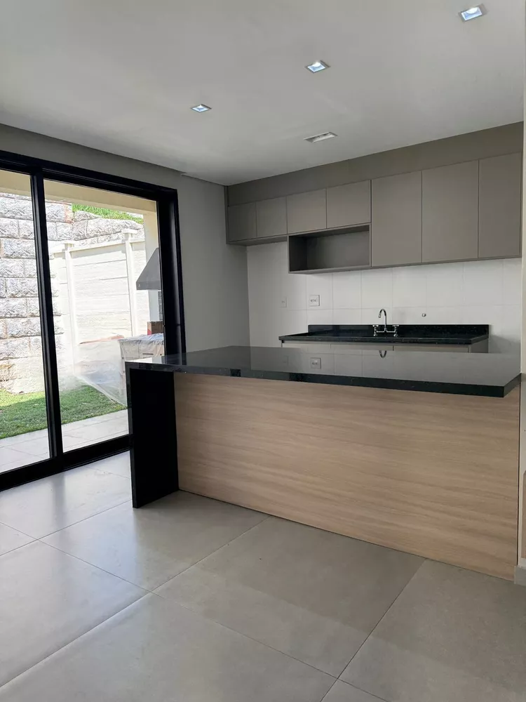 Casa para alugar com 3 quartos, 152m² - Foto 8