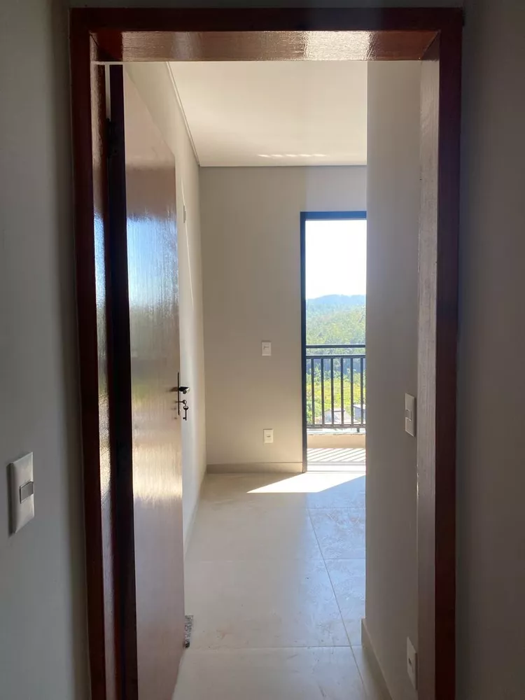 Casa à venda com 3 quartos, 128m² - Foto 3