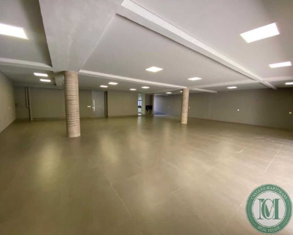 Casa à venda com 5 quartos, 1042m² - Foto 1